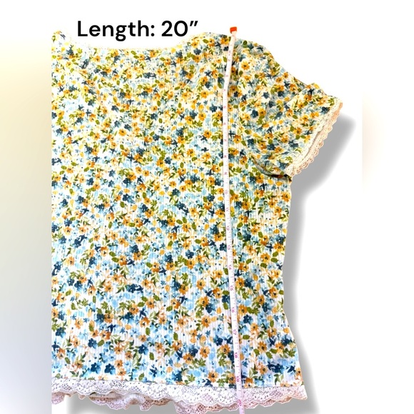 Torrid Sz. 0 (14) Super Soft Ribbed Knit‎ White Floral Crop Top EUC - Picture 8 of 8